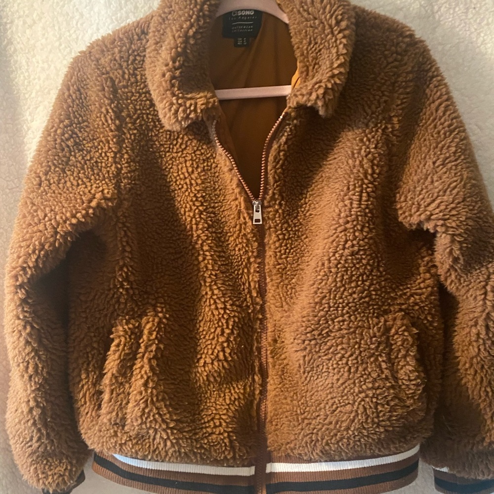 Women’s brown fuzzy Jacket